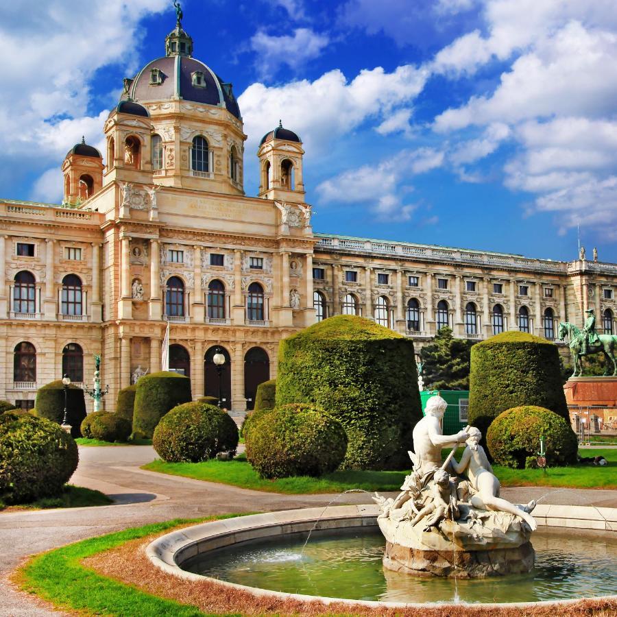 Elegant Vienna Apartment Exteriör bild